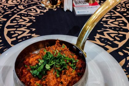 Puré de berenjenas, espinacas y tomates (Maha Baingan)