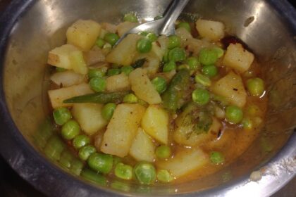 Hortalizas sofritas al estilo bengalí (Bengalí Tarkari Curry)