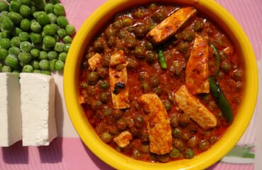 Guisantes con panir (Matar Panir)