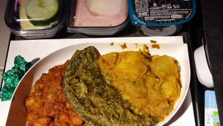 Espinacas con berenjenas y garbanzos (Palak Baigan aur Channa)