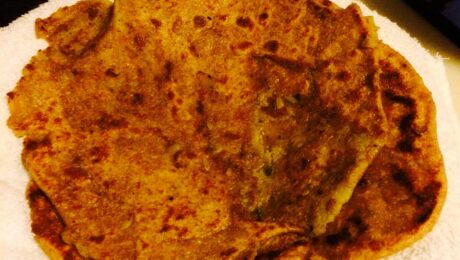 Pan relleno de papa (Ālū Parāṭhā)