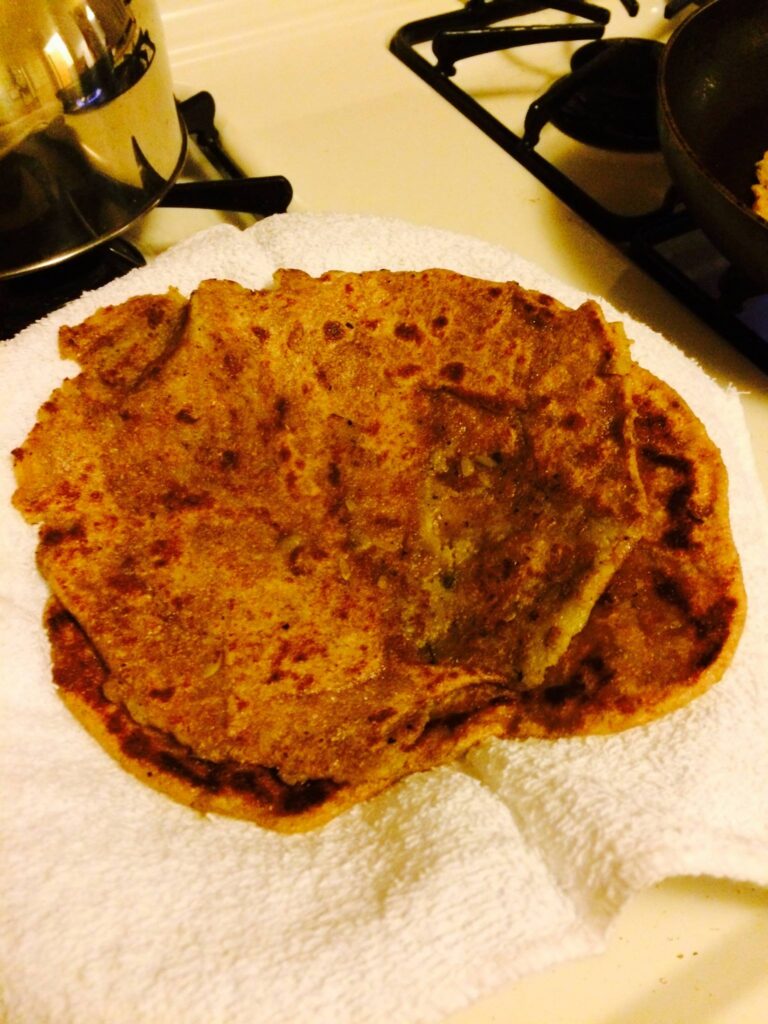 Pan relleno de papa (Ālū Parāṭhā)