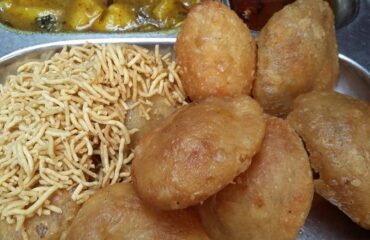 Kachoris de urad dhal (Urad Dhal Katchori)