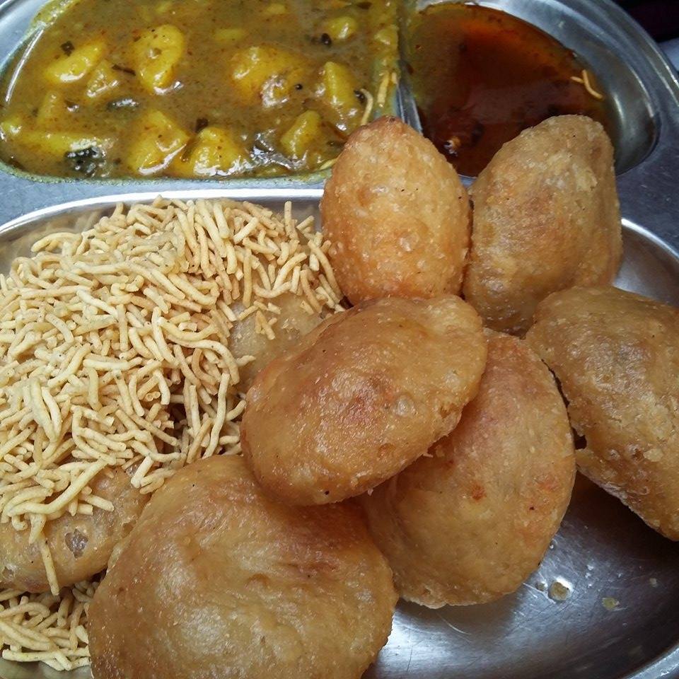 Kachoris de urad dhal (Urad Dhal Katchori)