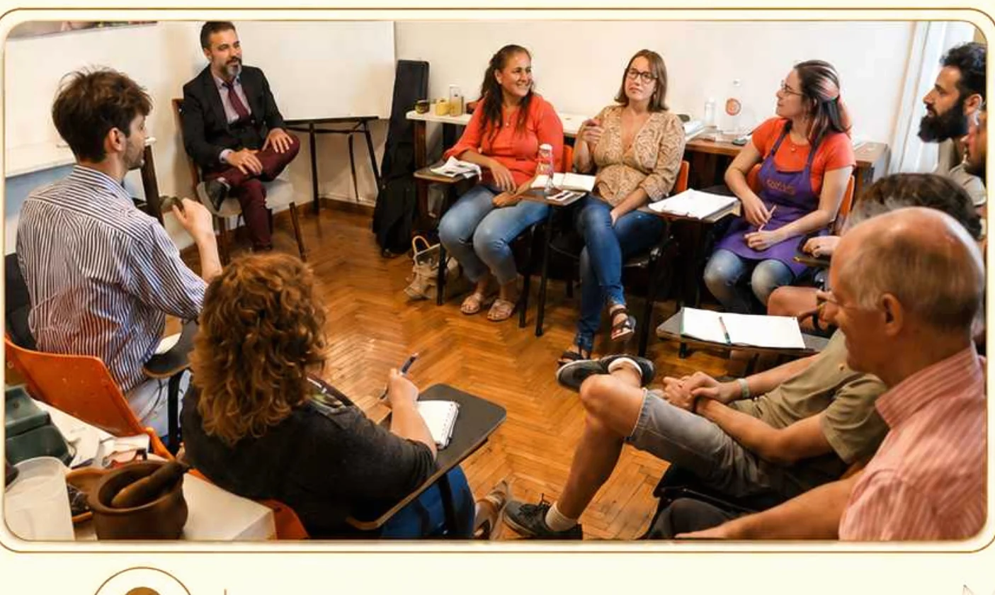 Clase presencial de Ayurveda en grupo reducido