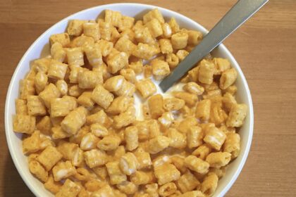 Cap'N Crunch – Sweetened Corn & Oat Cereal, with milk